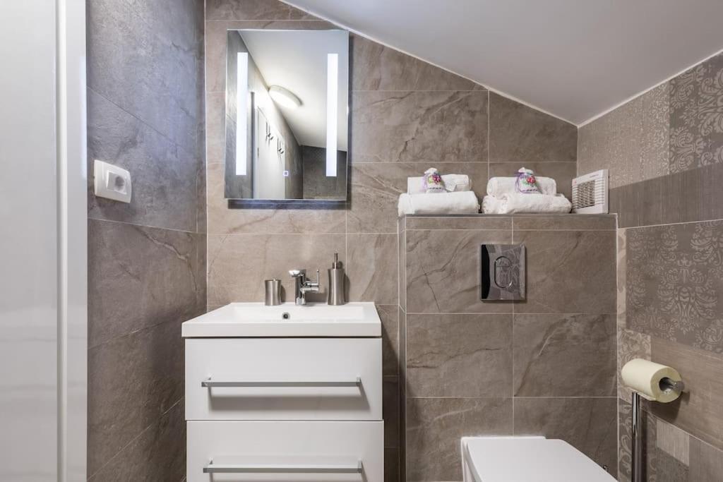 Elegant Residence Rooms & Apartments 斯普利特 外观 照片