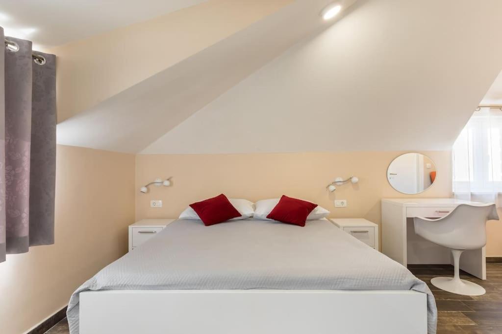 Elegant Residence Rooms & Apartments 斯普利特 外观 照片