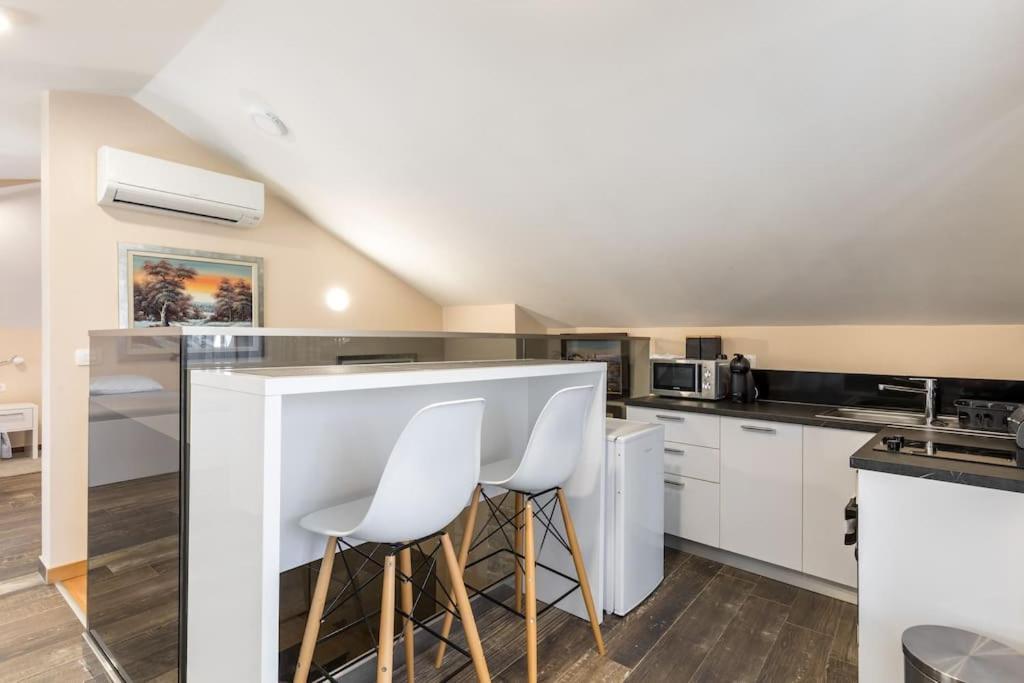 Elegant Residence Rooms & Apartments 斯普利特 外观 照片