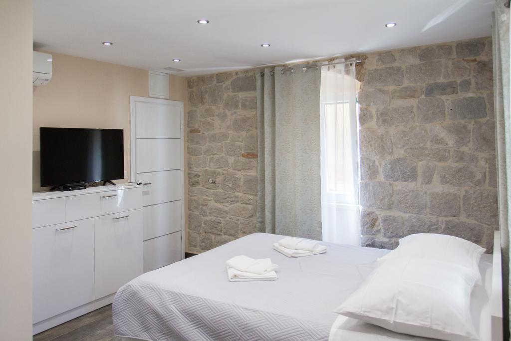 Elegant Residence Rooms & Apartments 斯普利特 外观 照片