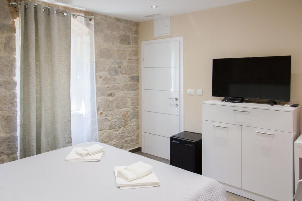 Elegant Residence Rooms & Apartments 斯普利特 外观 照片