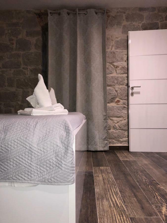 Elegant Residence Rooms & Apartments 斯普利特 外观 照片