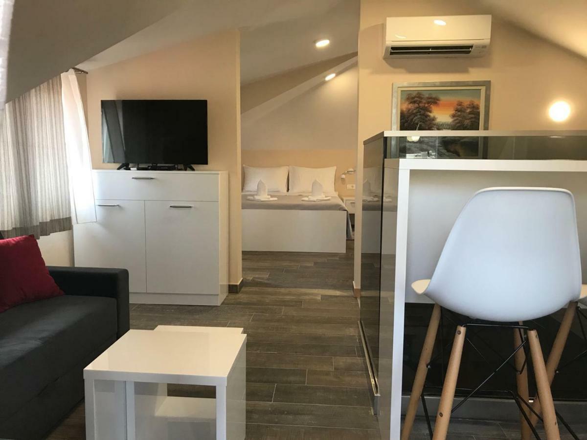 Elegant Residence Rooms & Apartments 斯普利特 外观 照片